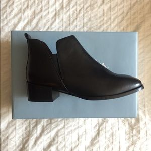 Seychelles Offstage Leather Booties (Black) Size 8
